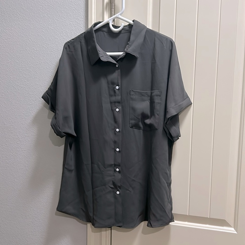 Women’s Plus Size Beautife Short Sleeve Shirt